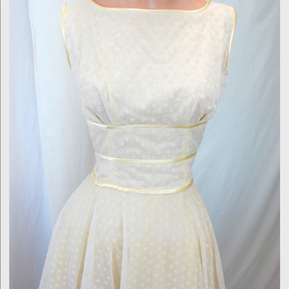Vintage day dress - Picture 2 of 9